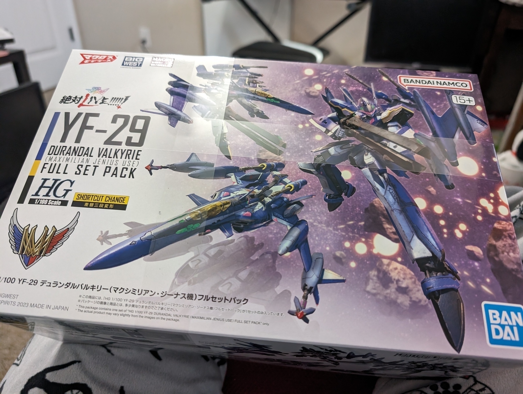 Photo of the Bandaid Namco Macross model kit for the HG 1/100 Scale YF-29 Durandal Valkyrie of Maximilian Jenius.